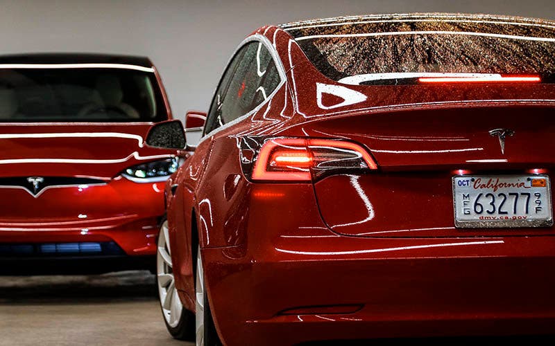 El Tesla Model 3 alcanza las 100