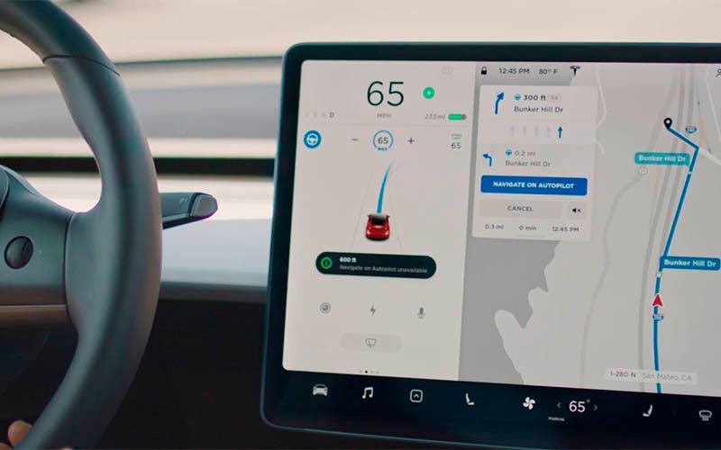 La función Navigate on Autopilot ya está disponible para todos los clientes de Tesla