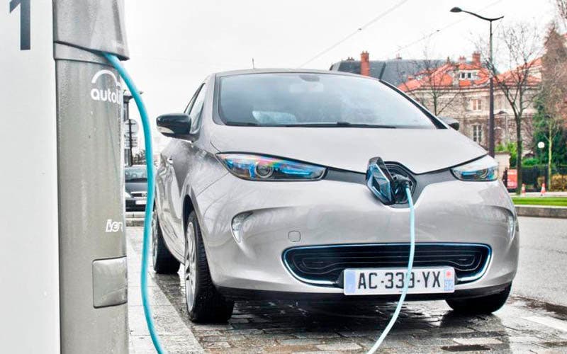 El Renault Zoe utiliza el cargador Camaleon para recargr en corriente alterna trifásica