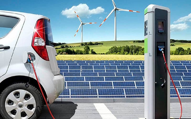 estacion-carga-coche-electrico-paneles-solares-foro-electrificacion