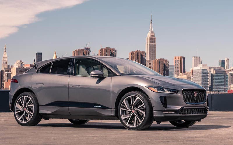 Jaguar-I-PACE-takes-on-smart-cone-challenge-Image_230318_03