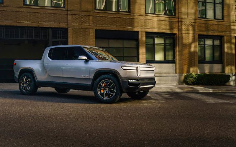 O.-Rivian_R1T_Urban