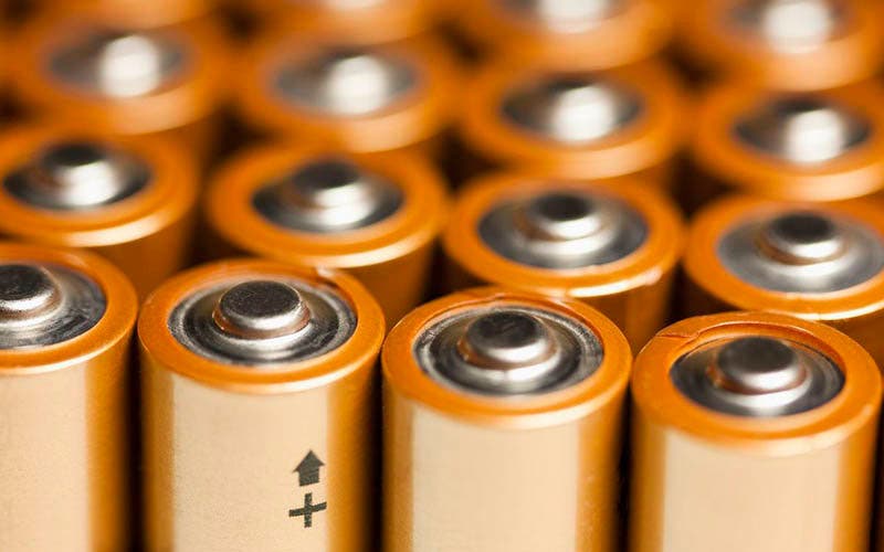 Las baterías de Li-S con electrolito de carbonato aumentarán la autonomía de los coches eléctricos