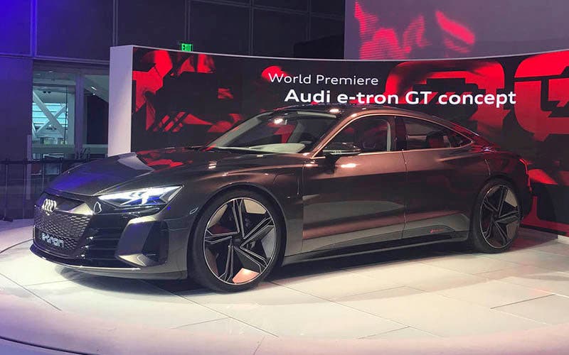 El Audi e-tron GT concept, presentado en Los Ángeles. Fuente Autocar