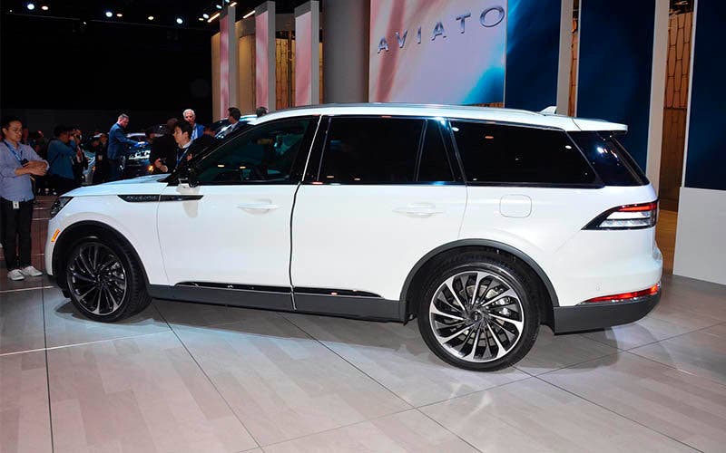For presenta en el Salón del Los Ángeles el Lincoln Aviator 2020 híbrido enchufable