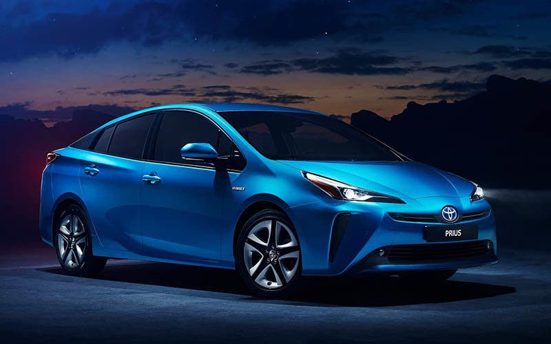 Toyota-Prius-2019-1600-01
