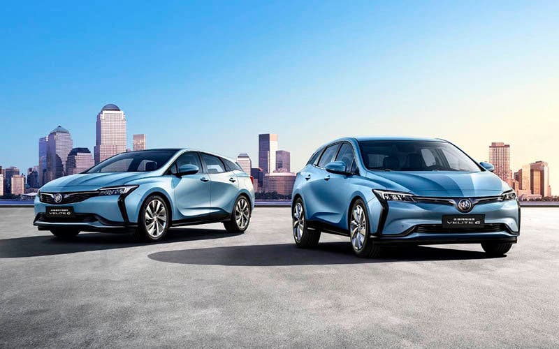 Buick VELITE 6 electric vehicle (right) and Buick VELITE 6 plug-in hybrid electric vehicle (left)