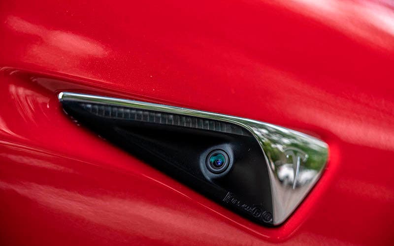 Las cámaras de Tesla vigilarán el entorno del coche mientras permanezca estacionado en la calle