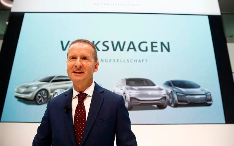 Herbert Diess, director ejecutivo de Volkswagen Group, anuncia 70 nuevos modelos eléctricos para 2025