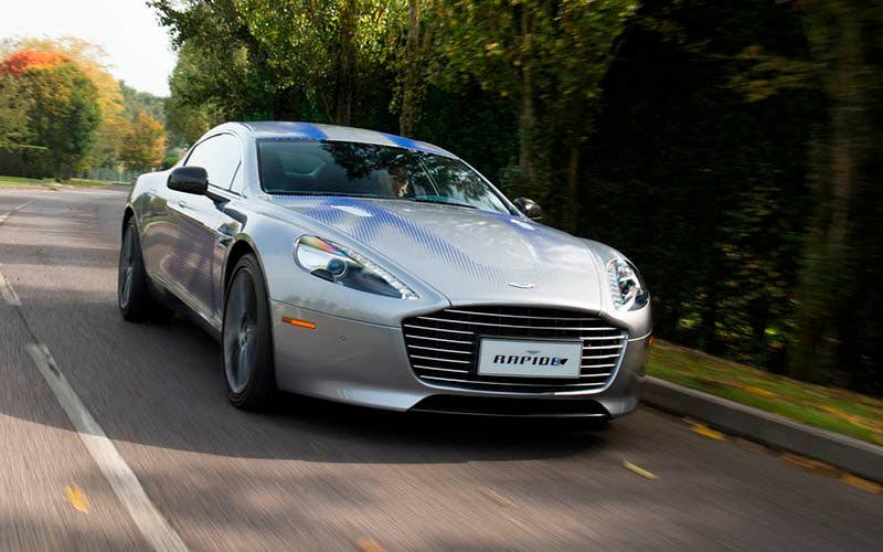 James Bond conducirá un Aston Martin Rapide E en su próxima película