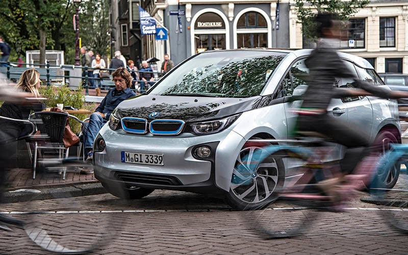 Los principales fabricantes se preparan para implementar sonido a baja velocidad en sus coches eléctricos