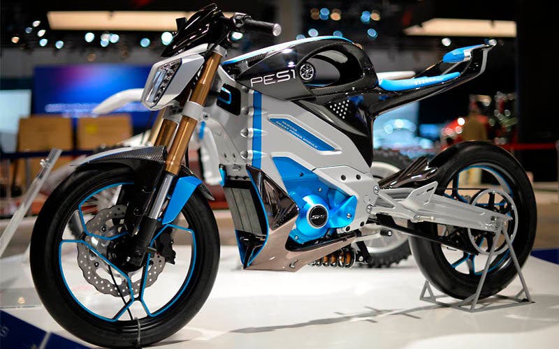 Yamaha trabaja sobre diferentes ubicaciones del puerto de carga para sus futuras motocicletas eléctricas