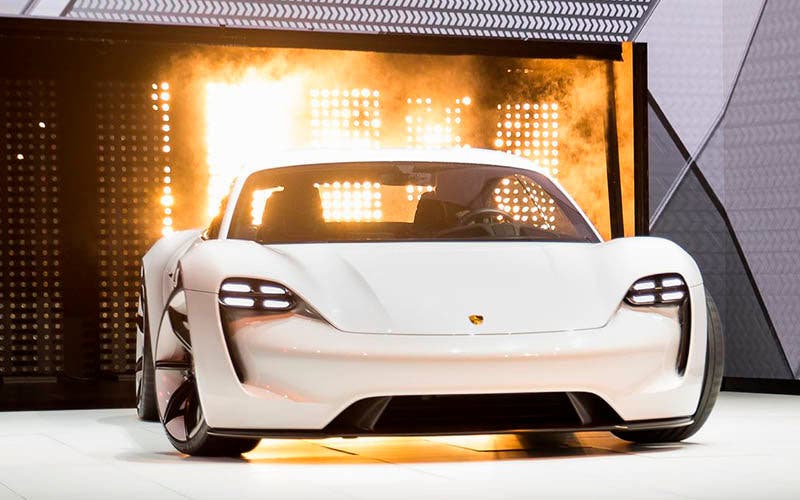 El Porsche Taycan se acerca al diseño final de producción