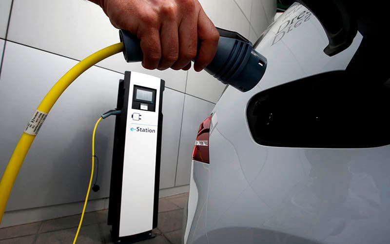 Los cargadores de a bordo pueden ser más pequeños y eficientes gracias a la integración de componentes de la elctronica de potencia