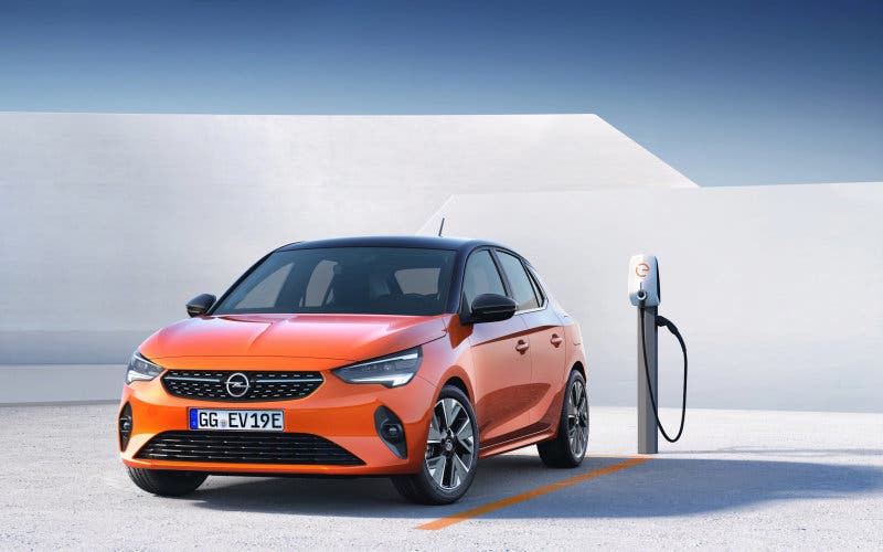 Opel presenta el Corsa-e que será la primera variante que llegará al mercado de la sexta generación del compacto alemán