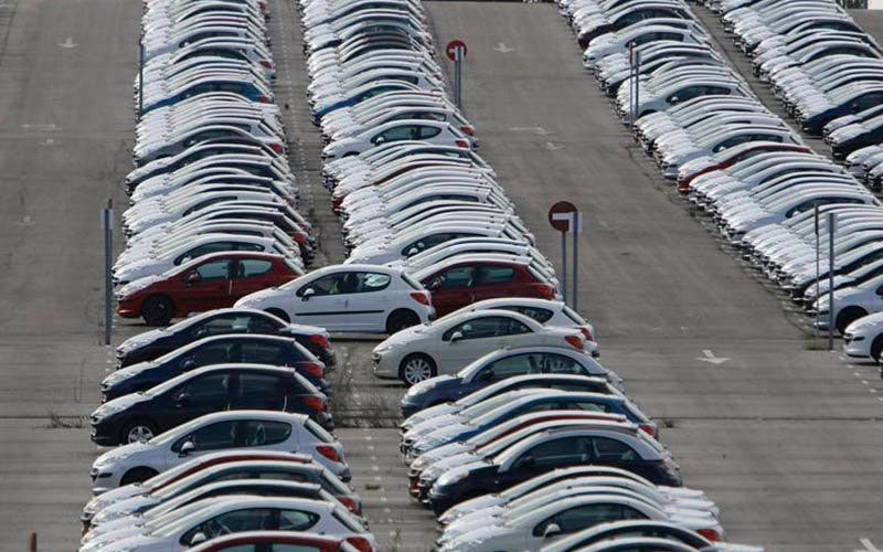 El estado francés ayudará a sus fabricantes nacionales a electrificar su catálogo