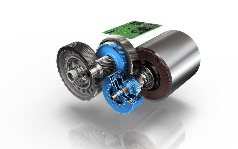 ZF bietet sein neues Antriebskonzept als kompakte Elektrolösung mit Schaltelement und Leistungselektronik an. Das garantiert den bestmöglichen Wirkungsgrad pro Batterieladung ab Werk.
//
ZF is offering its new drive concept as a compact electric motor solution incorporating the shift element and power electronics. This guarantees the best possible energy conversion efficiency for each battery charge.