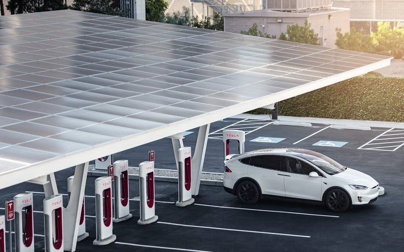estacion-recarga-tesla-supercharger-v3-solar-city-las-vegas