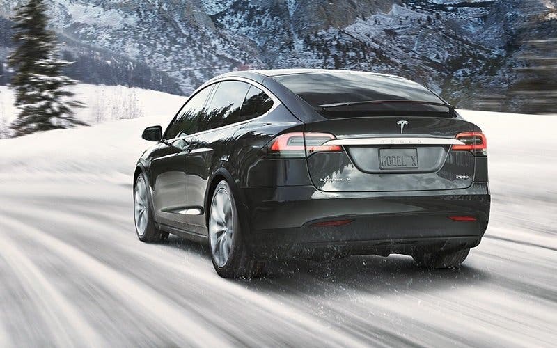 tesla-model-x-nieve