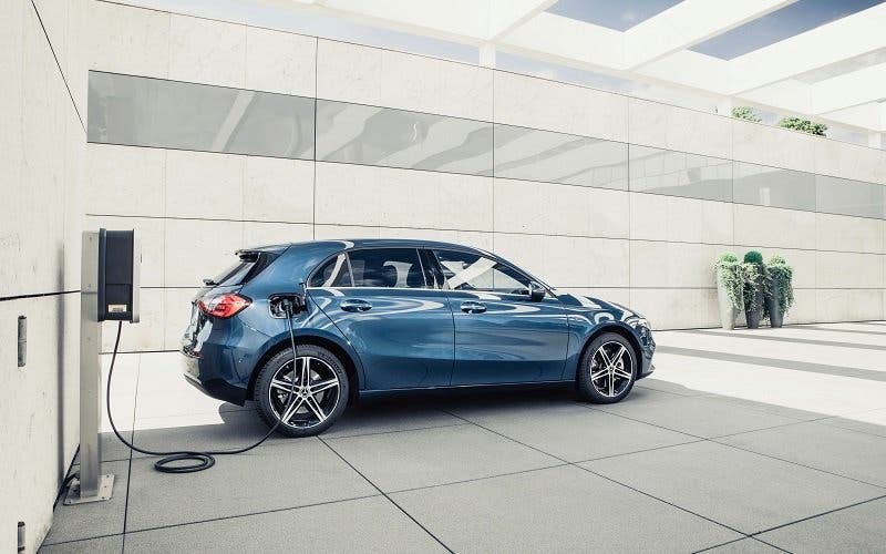 Mercedes-Benz A-Klasse Plug-in-Hybrid
Mercedes-Benz A-Class Plug-in-Hybrid