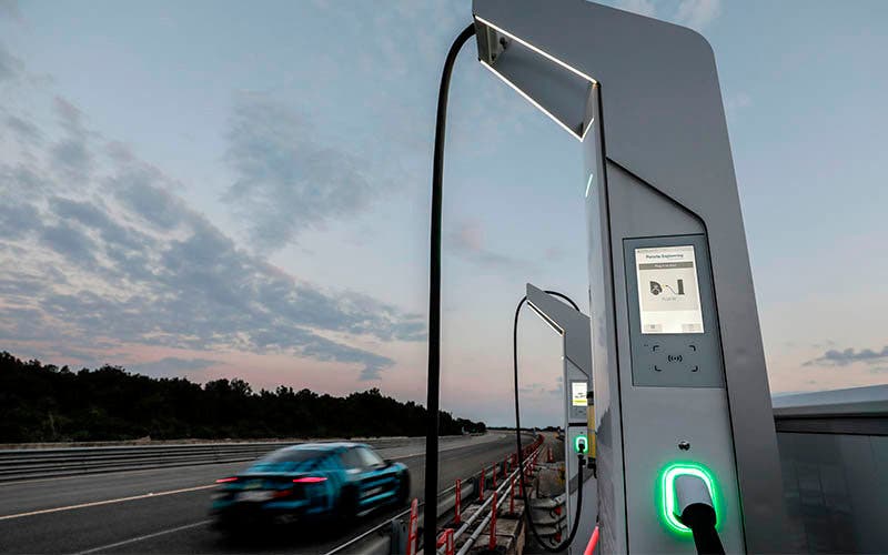 El prosche Taycan en el circuito de Nardò