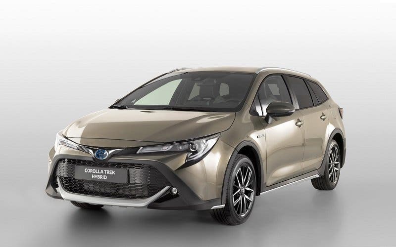 toyota-corolla-trek-hybrid-01