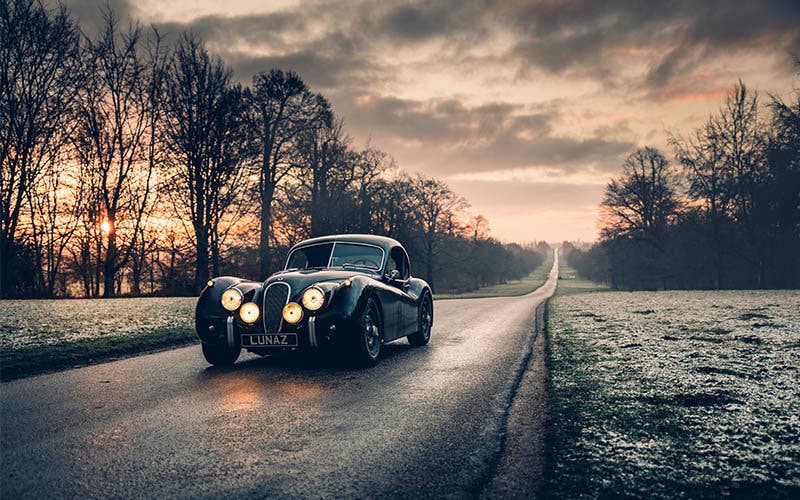 El Jaguar XK120 de 1953 eléctrico de Luna z cuenta con una batería de 80 kWh de capaciad