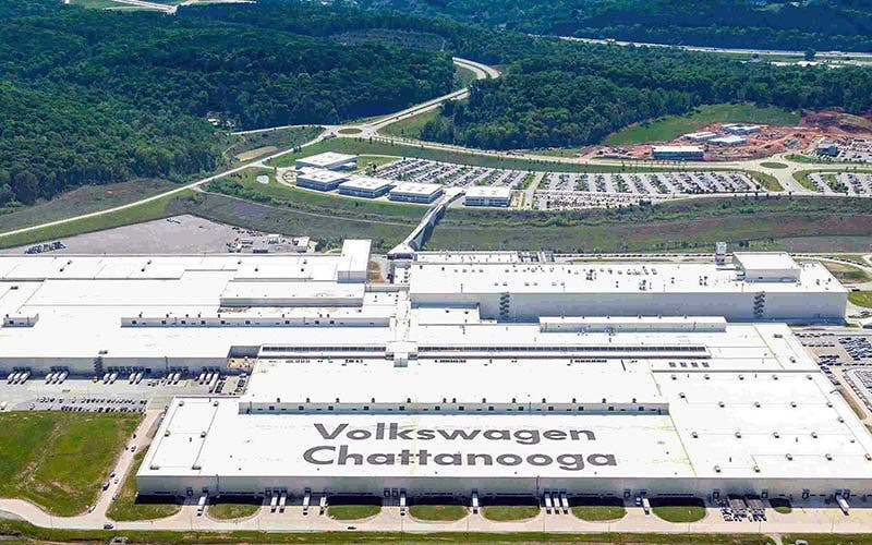 Volkswagen inaugura unan ueva fábrica de cohces eléctricos en Chattanooga