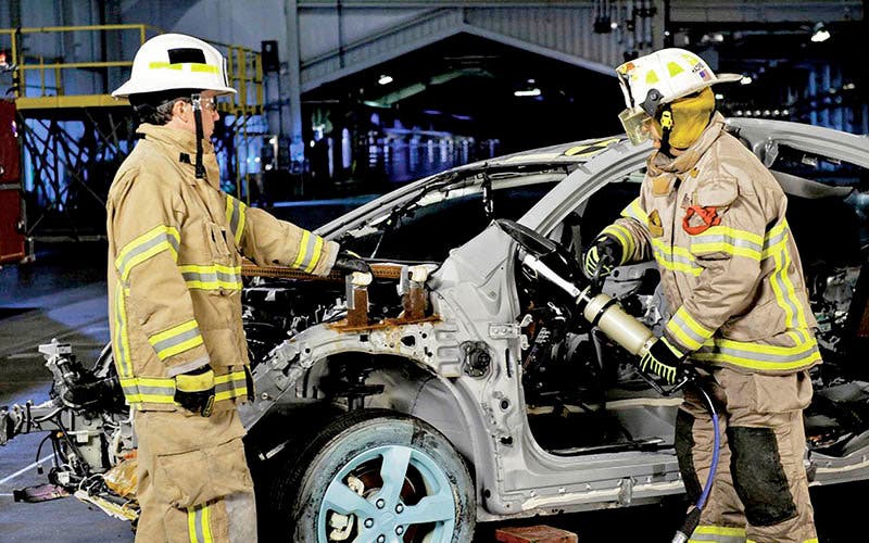 Las Guías de Emergencia de los coches eléctricos ayudan a los bomberos en el momento del accidente