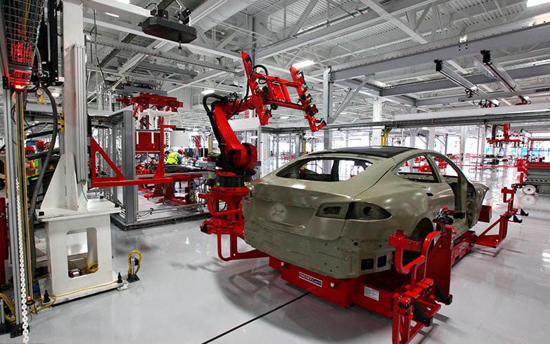 Tesla fabrica sus coches eléctricos en Fremot y Shanghái