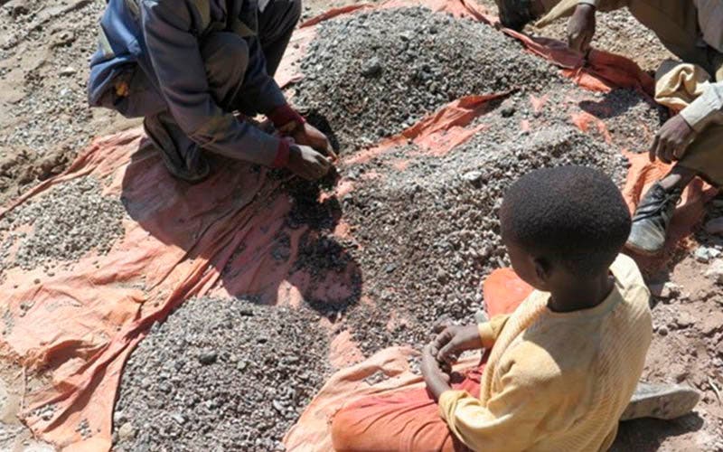 Las mafias obligan a los niños a trabajar en las minas de cobalto