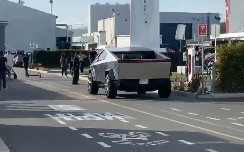 tesla-cybertruck-cazada-calle-jay-leno-garage-portada