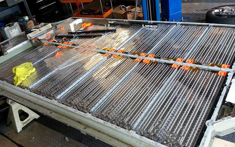 Batería de Tesla formada por módulos y celdas