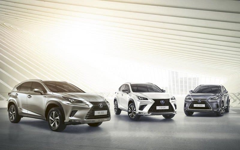 gama Lexus NX-300h-2020