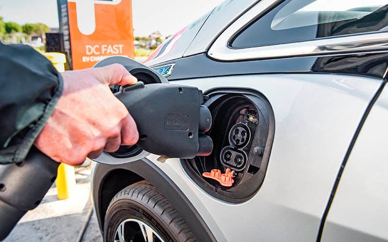 Previsiones Bloomberg movilidad electrica 2020