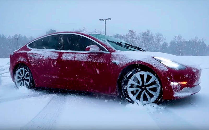 Tesla model 3 sin bomba de calor