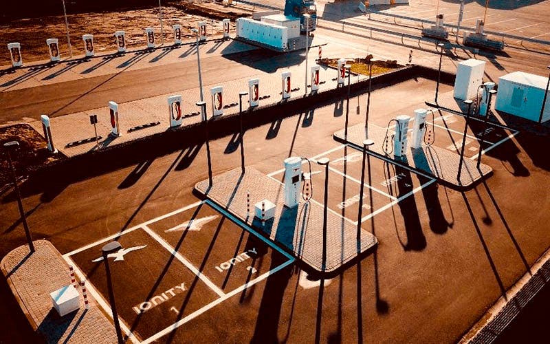 Estacion de recarga A7 Tesla Ionity