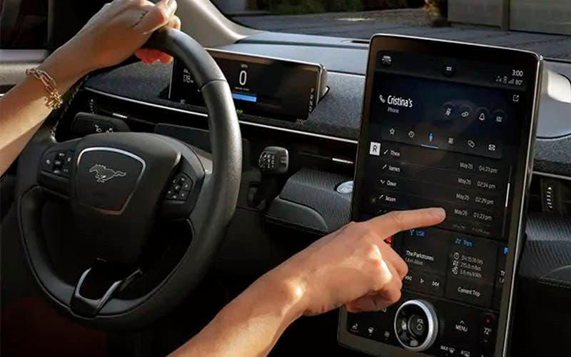 Los ingenieros de Ford desarrollan en casa el software y la electrónica del Ford Mustang Mach-E