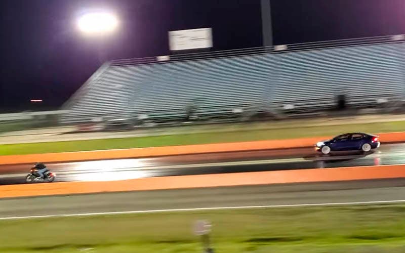 Harley-Davidson Livewire VS Tesla Model 3 Perforrmance