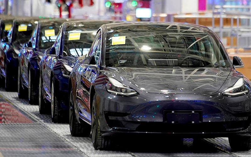 Línea de producción del Tesla Model 3 en Fremont