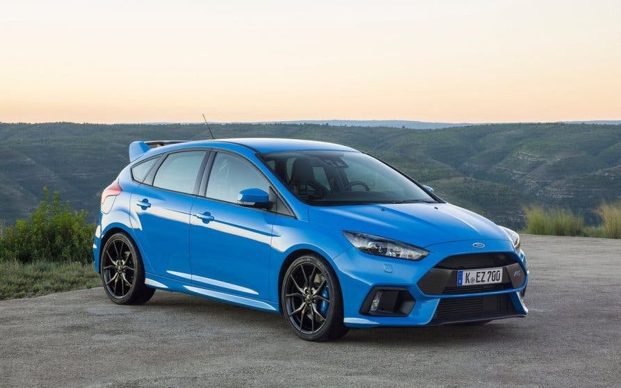 Ford-Focus_RS-2016-07