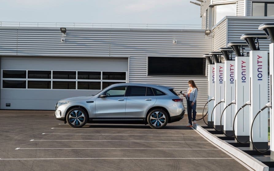 Mercedes-Benz EQC 400 recarga ionity