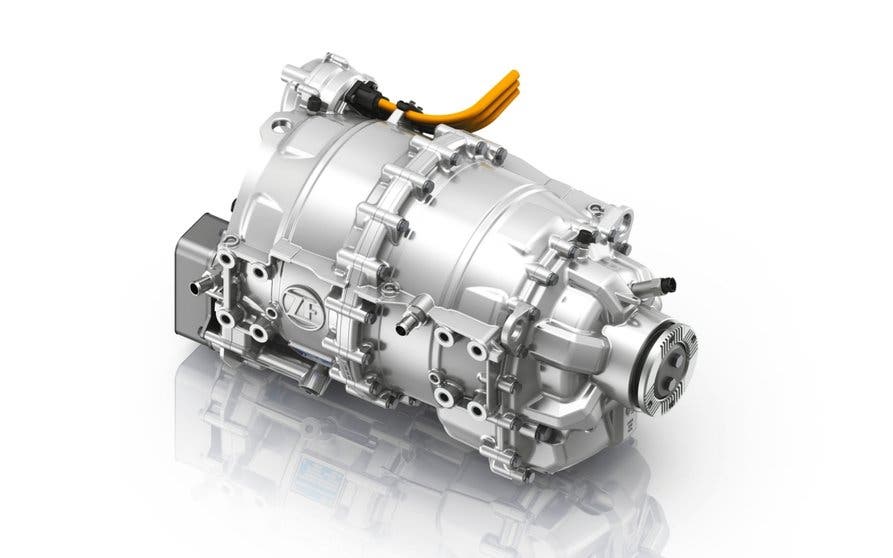 Der elektrische Zentralantrieb CeTrax für Nutzfahrzeuge kann ohne viel Aufwand in eine bestehende Fahrzeugplattform, beispielsweise von Stadtbussen, integriert werden.
//
The CeTrax central drive for commercial vehicles can be integrated into existing vehicle platforms, e.g. city buses, without much effort.