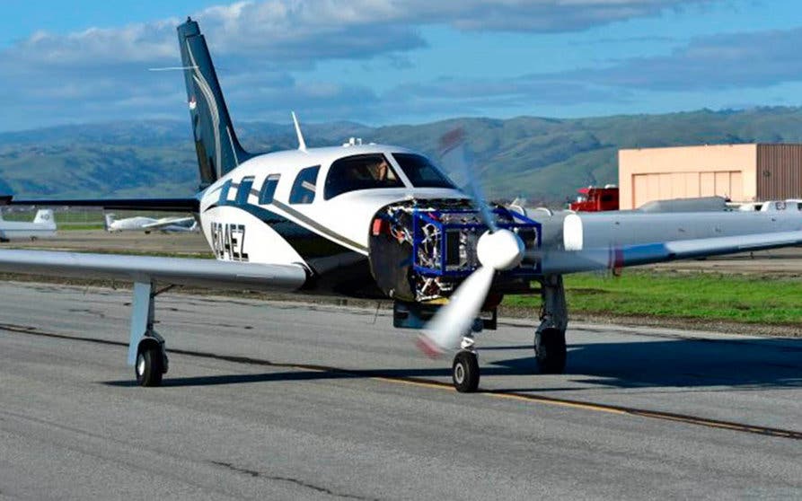 El prototipo de avión electrico de pila de combustible de hidrógeno montado en un Piper PA46