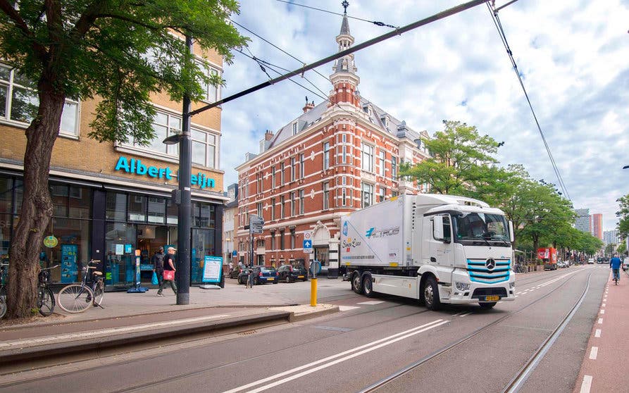 camion electrico Mercedes eActros