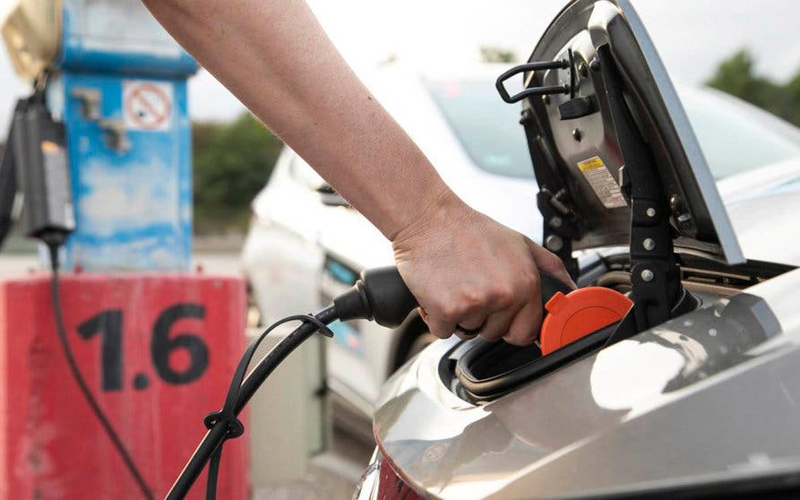Consejos recarga rapida coches electricos portada