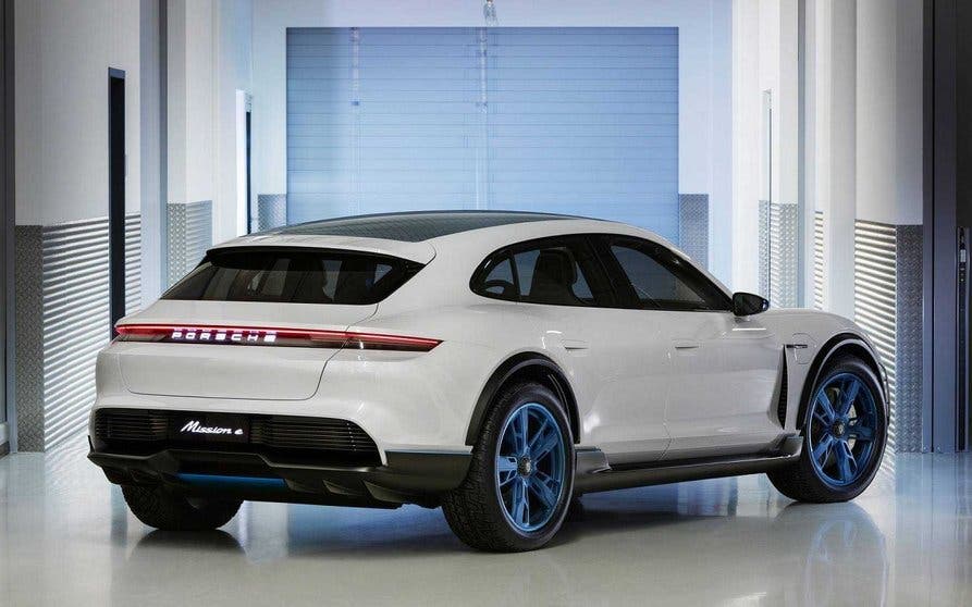 Porsche Mission-e Cross Turismo Concept.