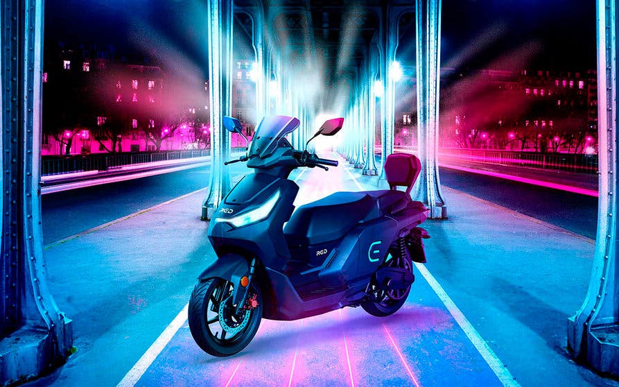 Scooter red electric E50 E100 E125
