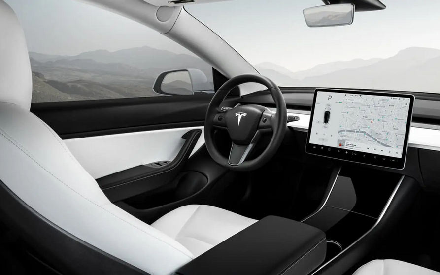 Interior del Tesla Model 3.