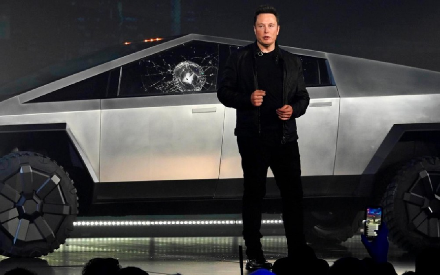 Elon Musk durante la presentación de la Cybertruck el pasado año.